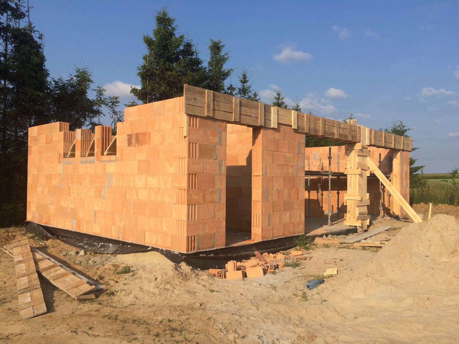 Zdjęcie do wpisu: Fundamenty i garaż