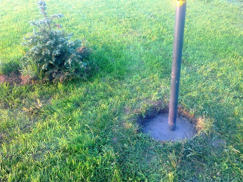 Zdjęcie do wpisu: Ruszyły prace przy ogrodzeniu