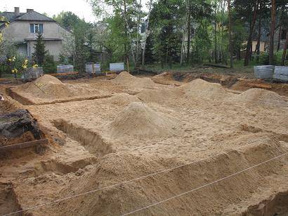 Zdjęcie do wpisu: Kopanie fundamentów.