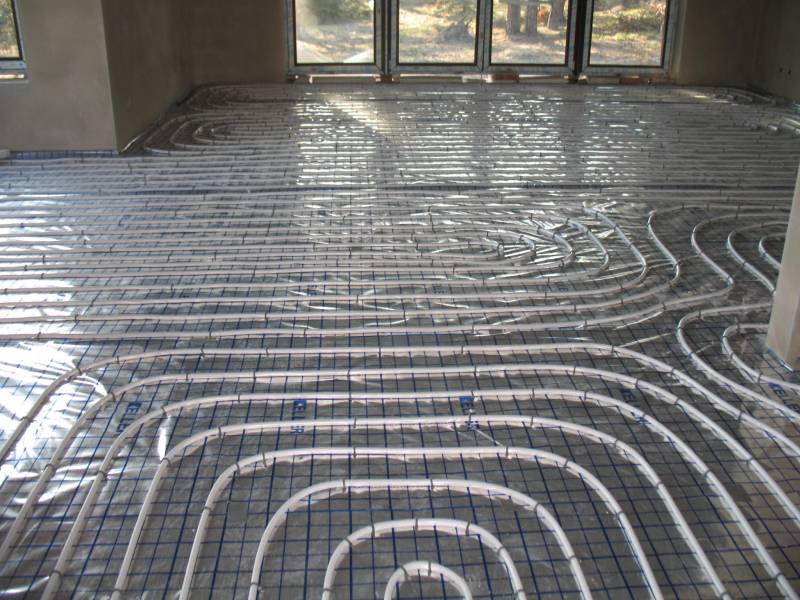 Zdjęcie do wpisu: Ogrzewanie podłogowe w Antku