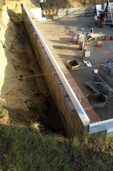 Zdjęcie do wpisu: Ściany piwnicy w górę !! Awokado 2P