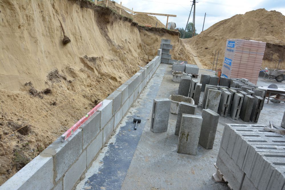 Zdjęcie do wpisu: Ściany piwnicy w górę !! Awokado 2P