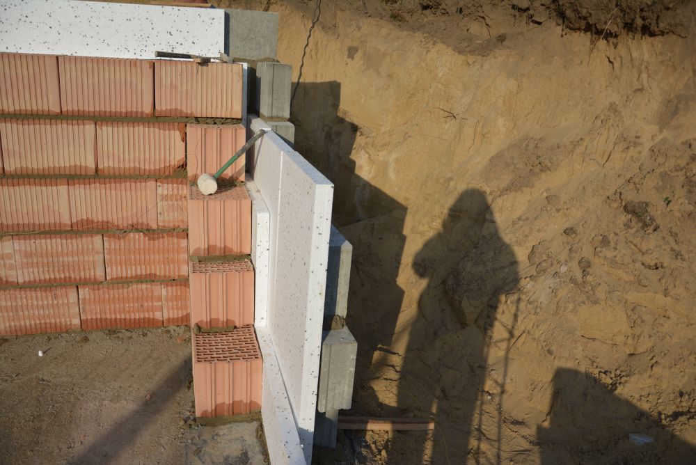 Zdjęcie do wpisu: Ściany piwnicy w górę !! Awokado 2P