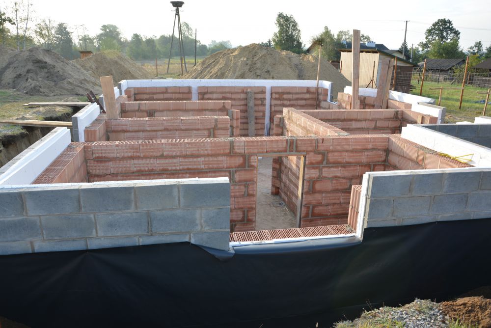 Zdjęcie do wpisu: Ściany piwnicy w górę !! Awokado 2P