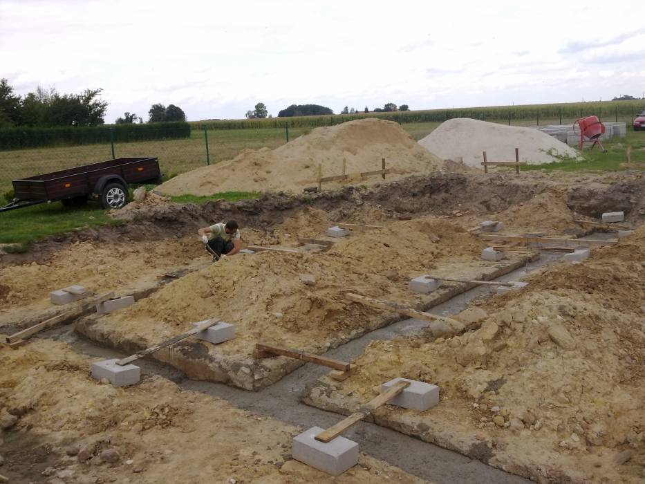 Zdjęcie do wpisu: fundamenty gotowe