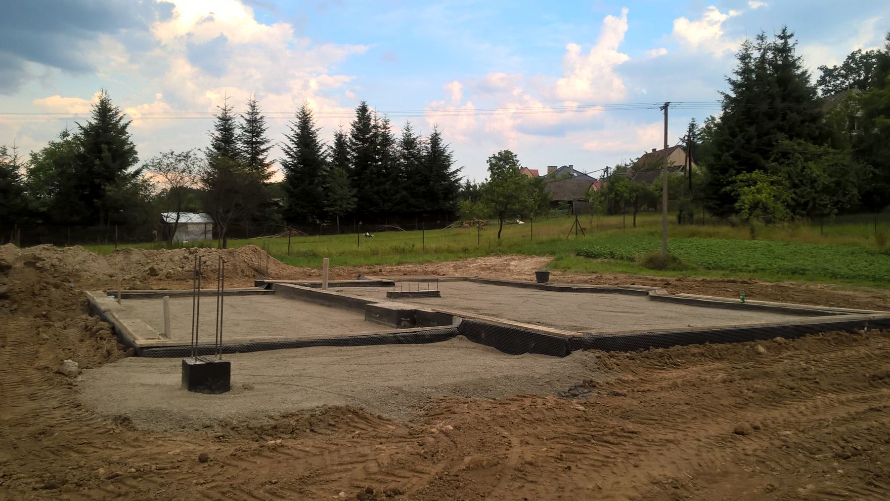 Zdjęcie do wpisu: Wypełnienie fundamentów