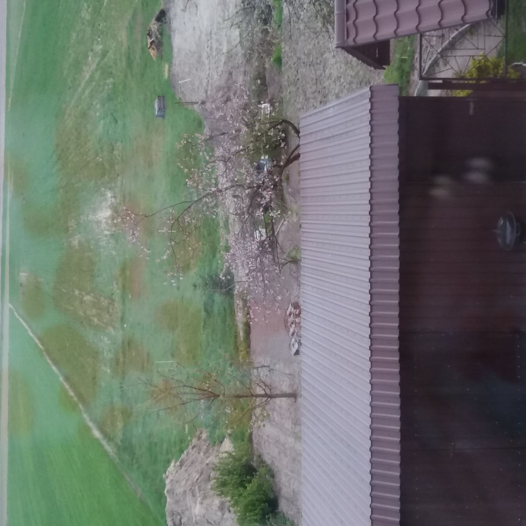 Zdjęcie do wpisu: a za garażami będzie stała diona