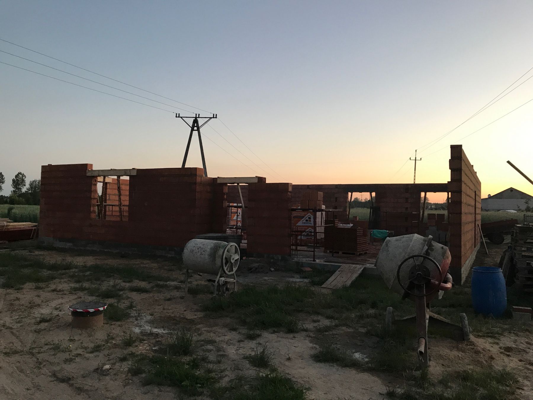 Zdjęcie do wpisu: BUDOWA DOMU PRZY SŁONECZNEJ 7