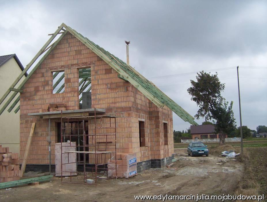 Zdjęcie do wpisu: I znów spory skok w pracach gotowe wieńce i więźba