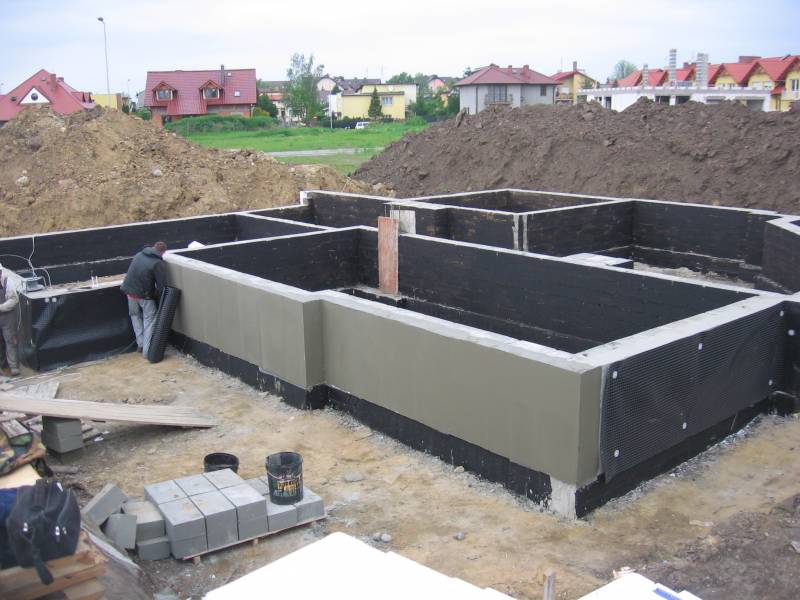 Zdjęcie do wpisu: Fundamenty już prawie gotowe