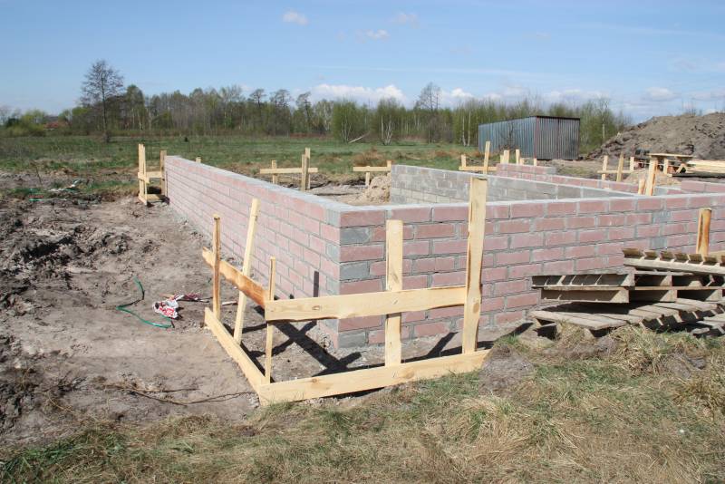 Zdjęcie do wpisu: Pogoda się spisała :) Prace na działce ruszyły....