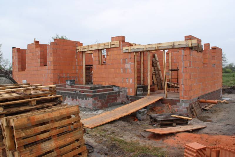 Zdjęcie do wpisu: Ściany rosną w górę ...:)