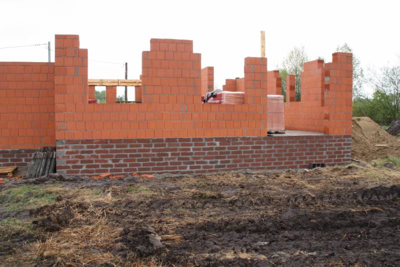 Zdjęcie do wpisu: Ściany rosną w górę ...:)