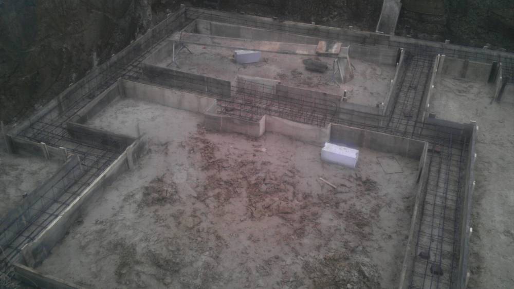 Zdjęcie do wpisu: Ławy fundamentowe prawie gotowe - beton b20