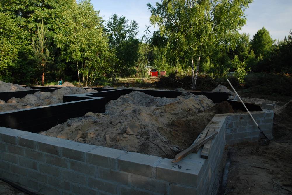 Zdjęcie do wpisu: Bloczki, studnia, płyta