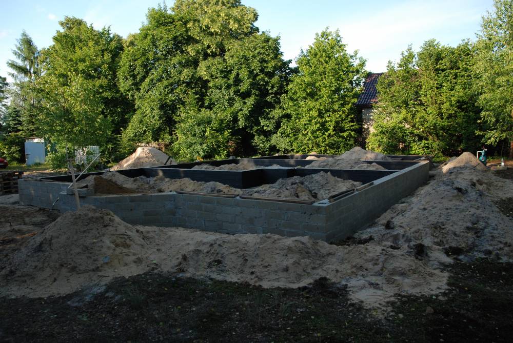 Zdjęcie do wpisu: Bloczki, studnia, płyta