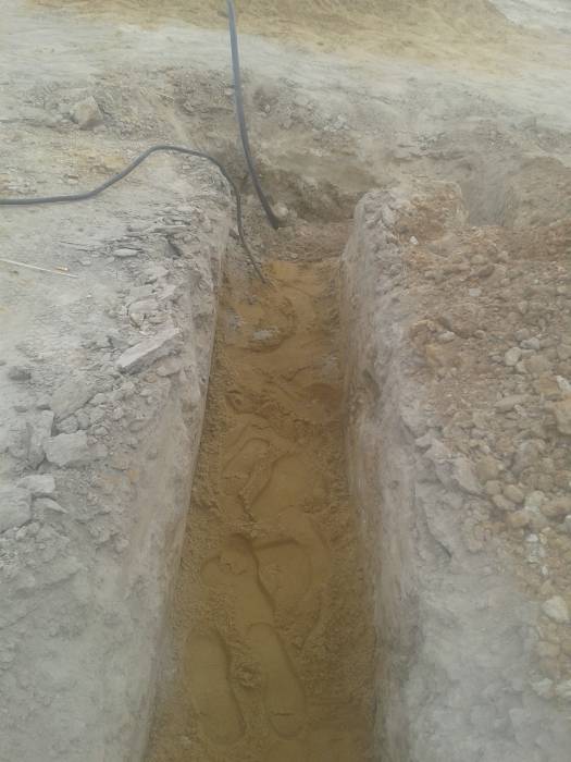 Zdjęcie do wpisu: Wytyczenie budynku, podłączenie się do prądu i kan