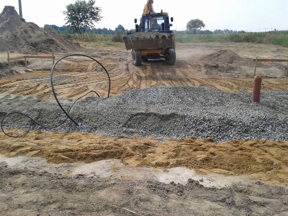 Zdjęcie do wpisu: Wytyczenie budynku, podłączenie się do prądu i kan