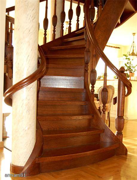 Zdjęcie do wpisu: koncepcja schodów do środka drewno+stal