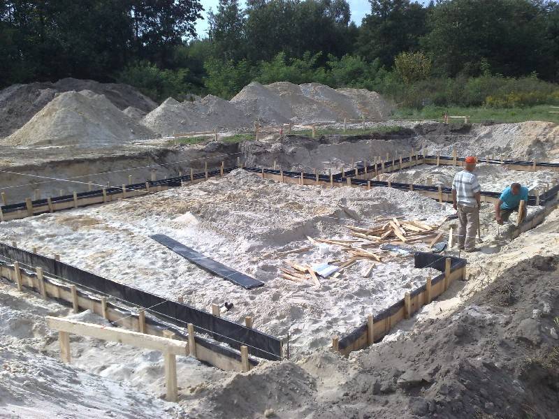 Zdjęcie do wpisu: Poczatki prac budowlanych