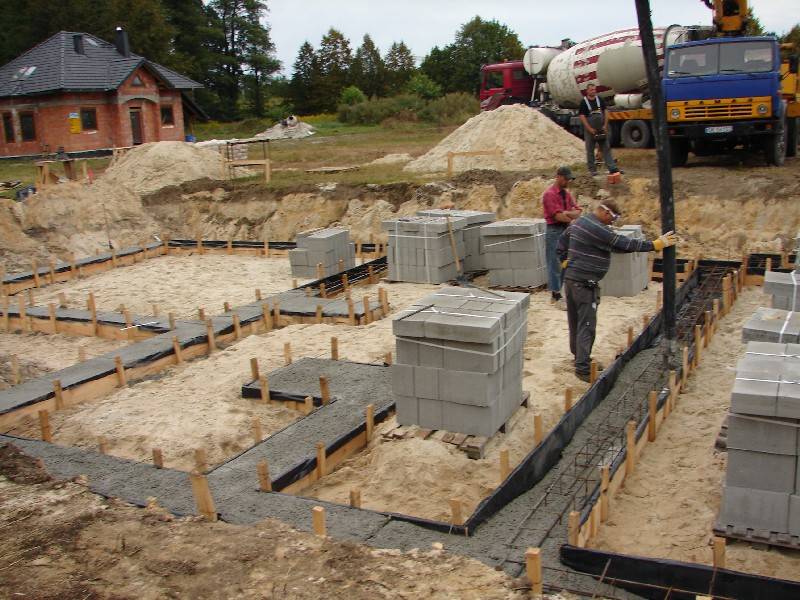 Zdjęcie do wpisu: Poczatki prac budowlanych