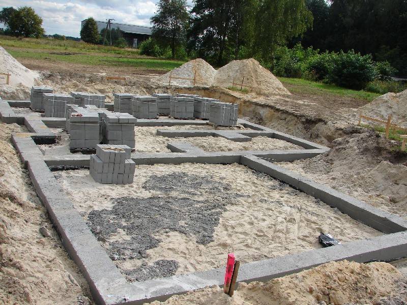 Zdjęcie do wpisu: Poczatki prac budowlanych