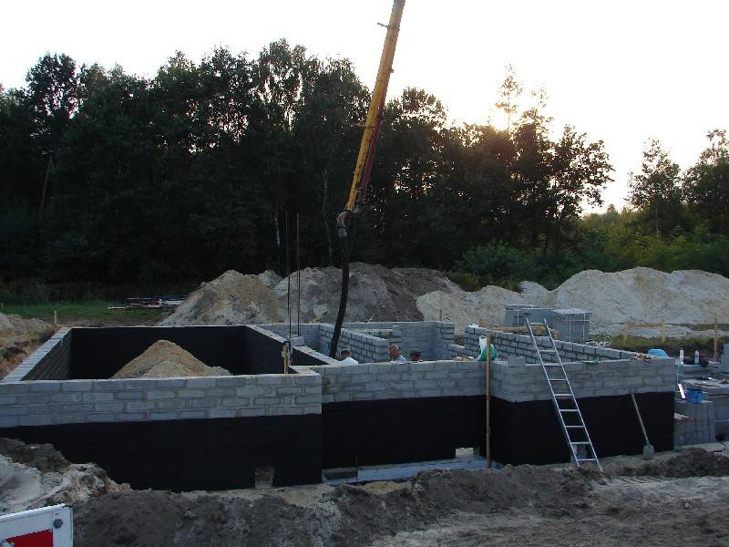 Zdjęcie do wpisu: Poczatki prac budowlanych