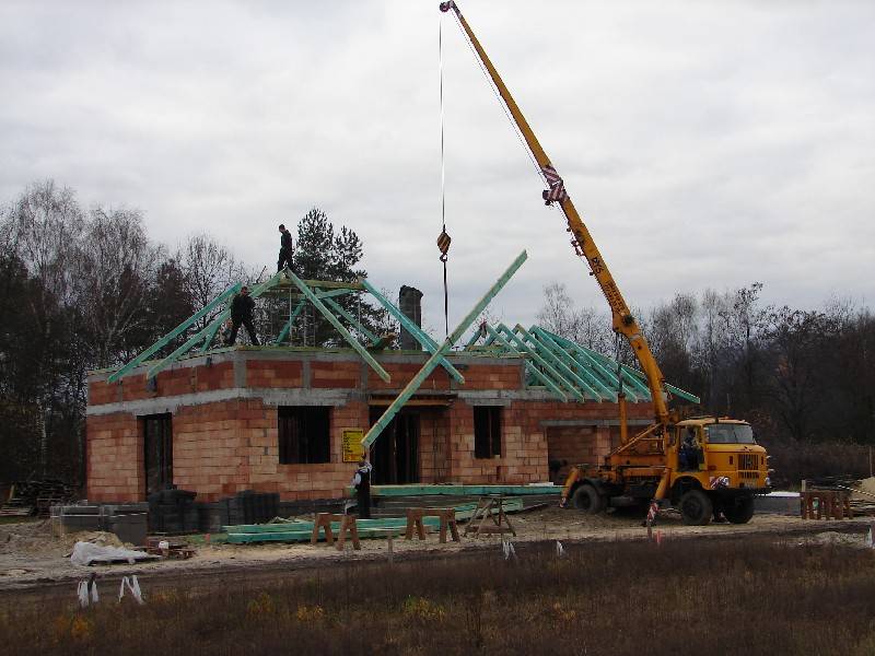 Zdjęcie do wpisu: Scianka kolankowa i więźba