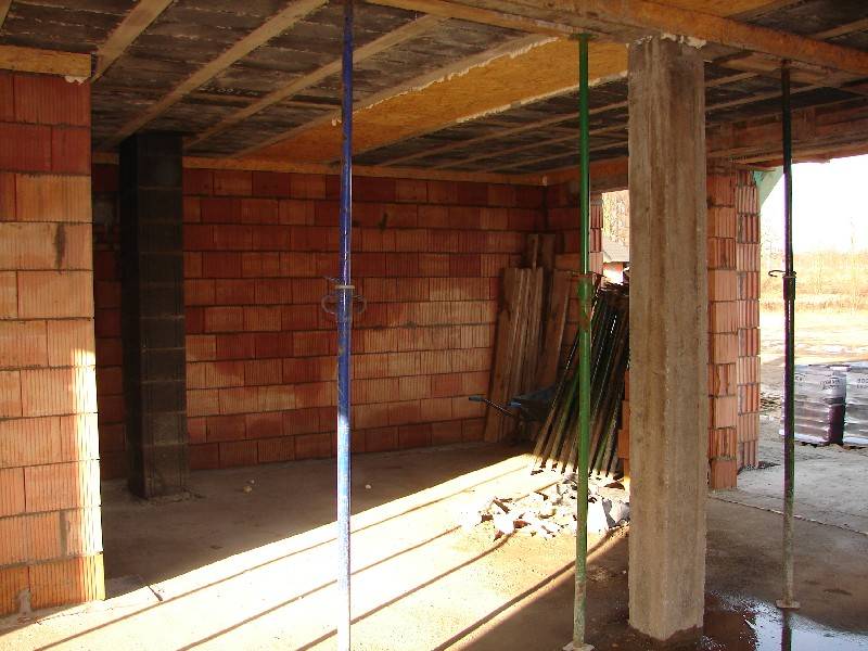 Zdjęcie do wpisu: Scianka kolankowa i więźba