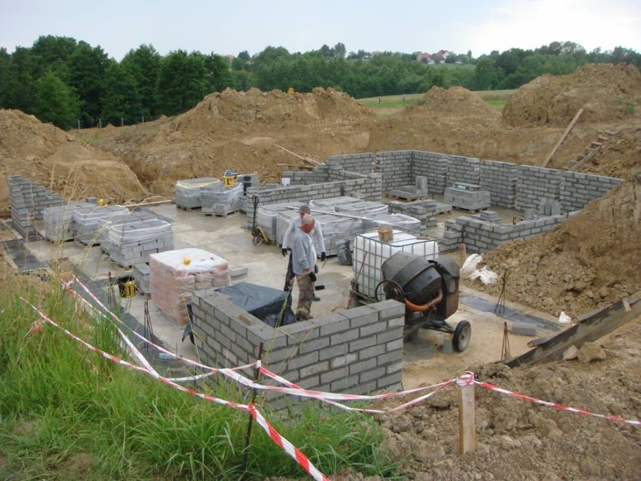 Zdjęcie do wpisu: Mury pną się do góry - piwnica