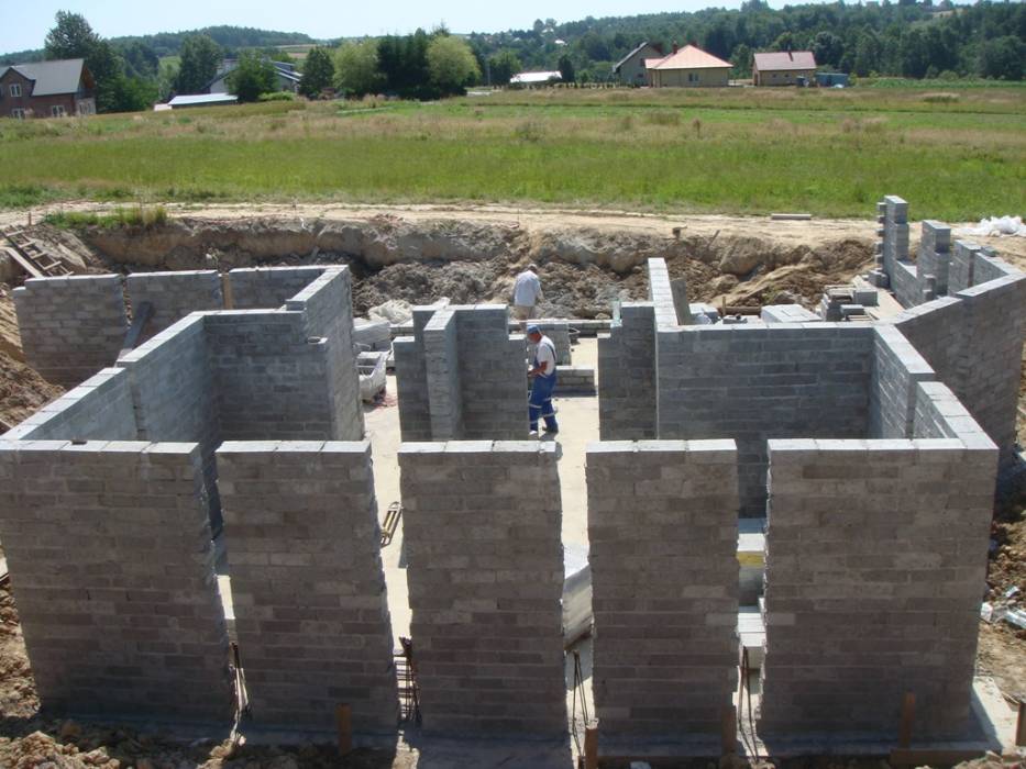 Zdjęcie do wpisu: Mury pną się do góry - piwnica