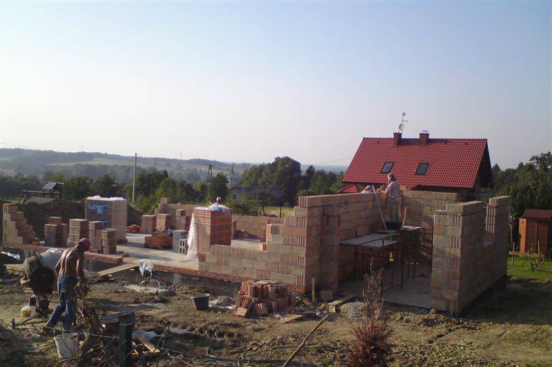 Zdjęcie do wpisu: 2009-08-19 Niech się mury pną do góry