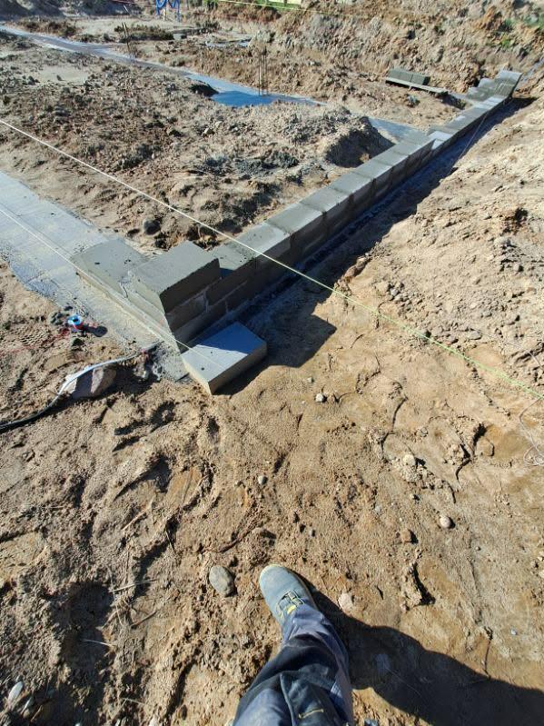 Zdjęcie do wpisu: Pierwsze cegły