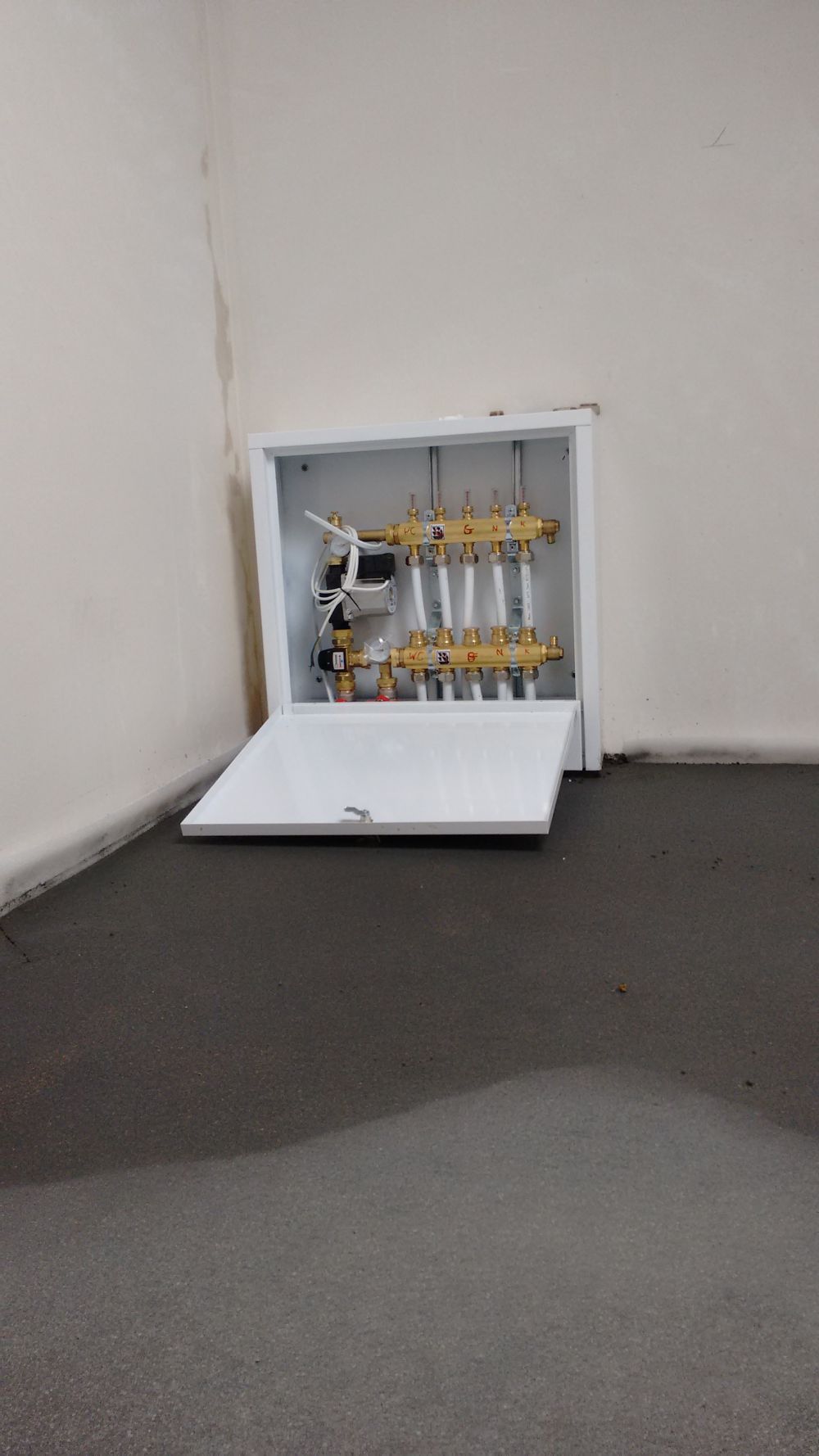 Zdjęcie do wpisu: Prace wewnątrz .