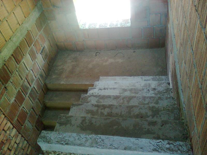 Zdjęcie w mojabudowa.pl - niuniab - schody po zmianie.jpg