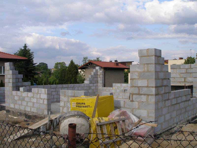 Zdjęcie do wpisu: A mury rosły!