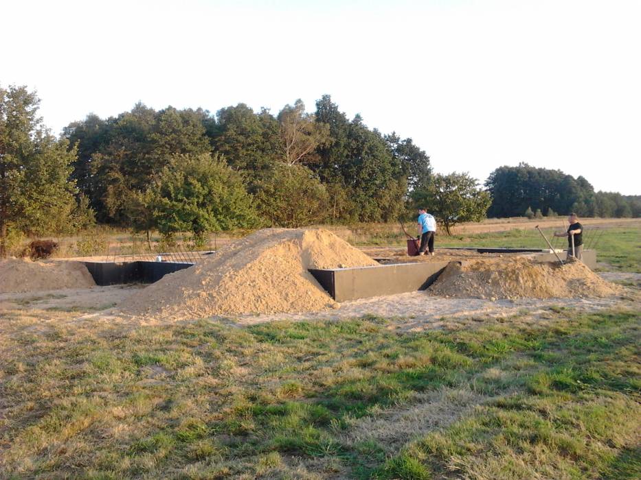 Zdjęcie do wpisu: Fundamenty... czyli zaczynamy budować :)