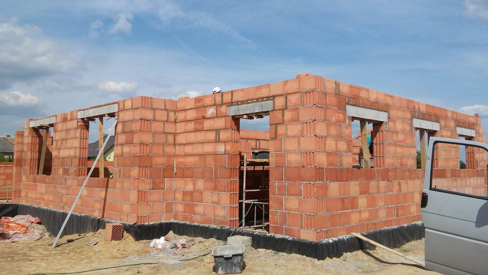 Zdjęcie do wpisu: Mury pniemy do góry