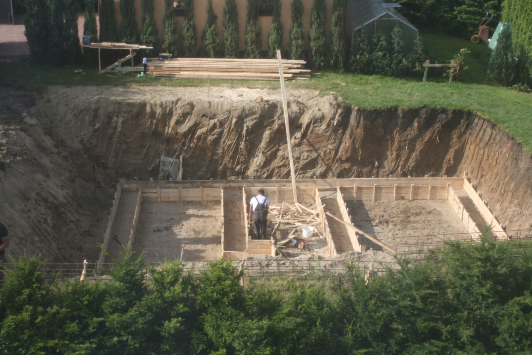 Zdjęcie do wpisu: szalunki i zbrojenia, zalewanie  - piwnica