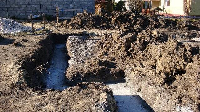 Zdjęcie do wpisu: Fundamenty 2010r.