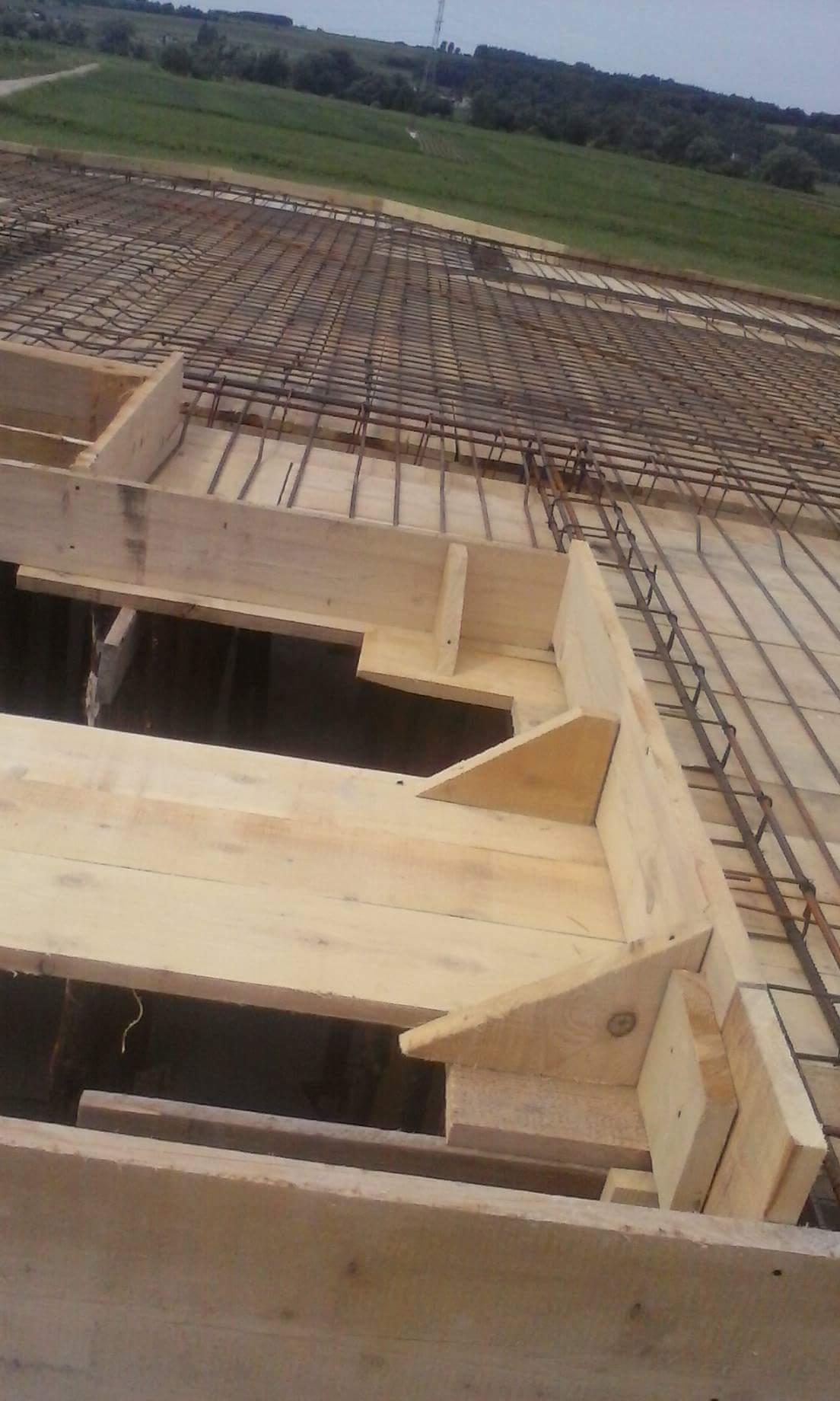 Zdjęcie do wpisu: mury i płyta