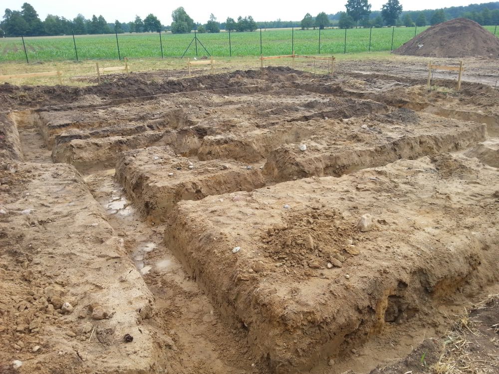 Zdjęcie do wpisu: 22-06-2015 - fundamenty wykopane