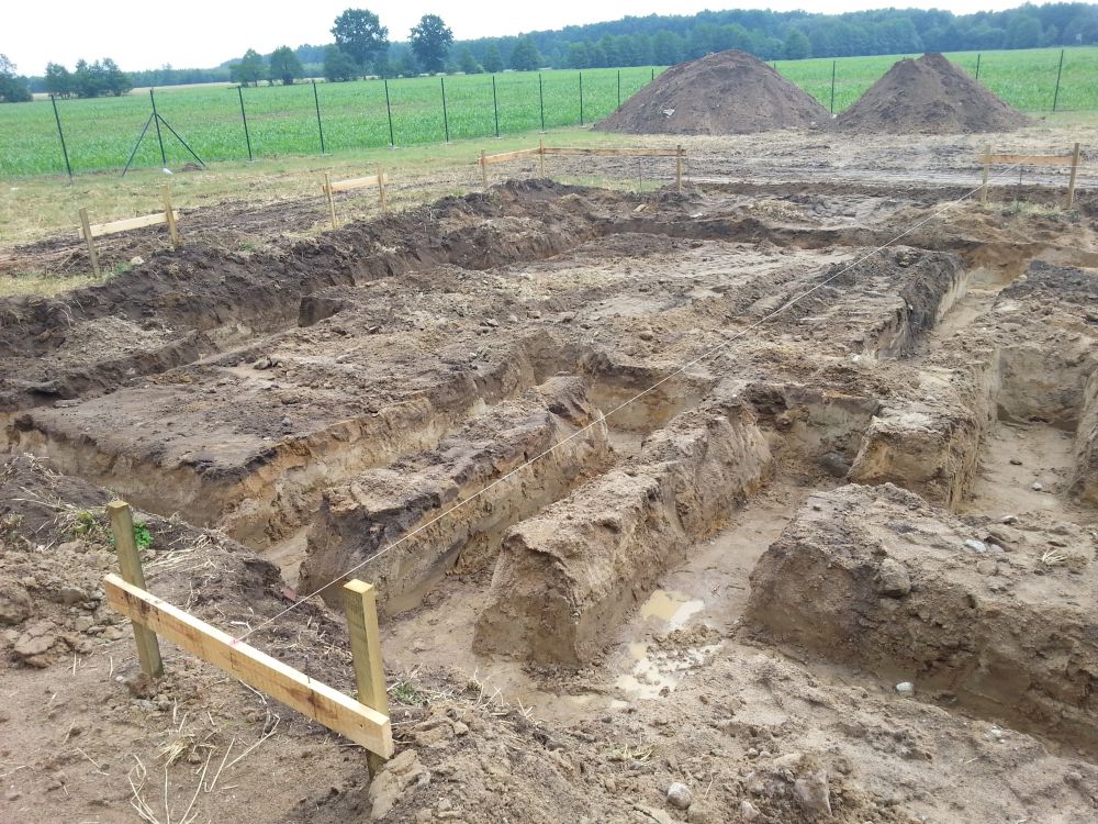 Zdjęcie do wpisu: 22-06-2015 - fundamenty wykopane