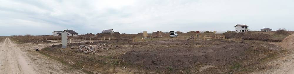 Строительство остановилось, потому что электричество задерживается. будет ленточных фундаментов, бетонных перемешивают сайте